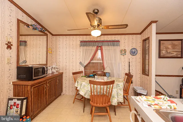 a en suite bathroom with a shower