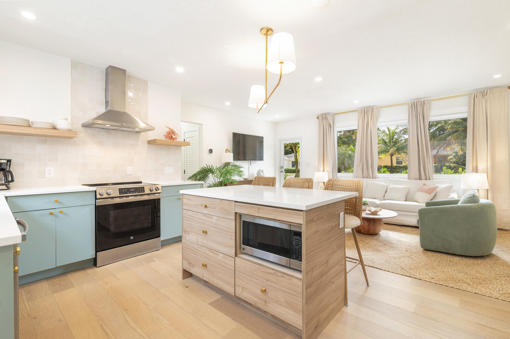 353 Gregory Road West Palm Beach, FL 33405 - Photo 12 of 36 low-16