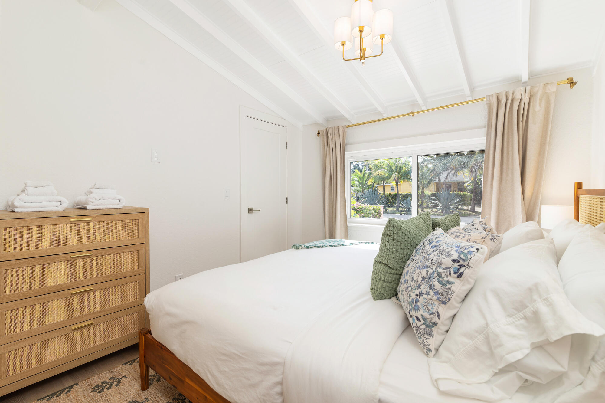 353 Gregory Road West Palm Beach, FL 33405 - Photo 20 of 36 low-24