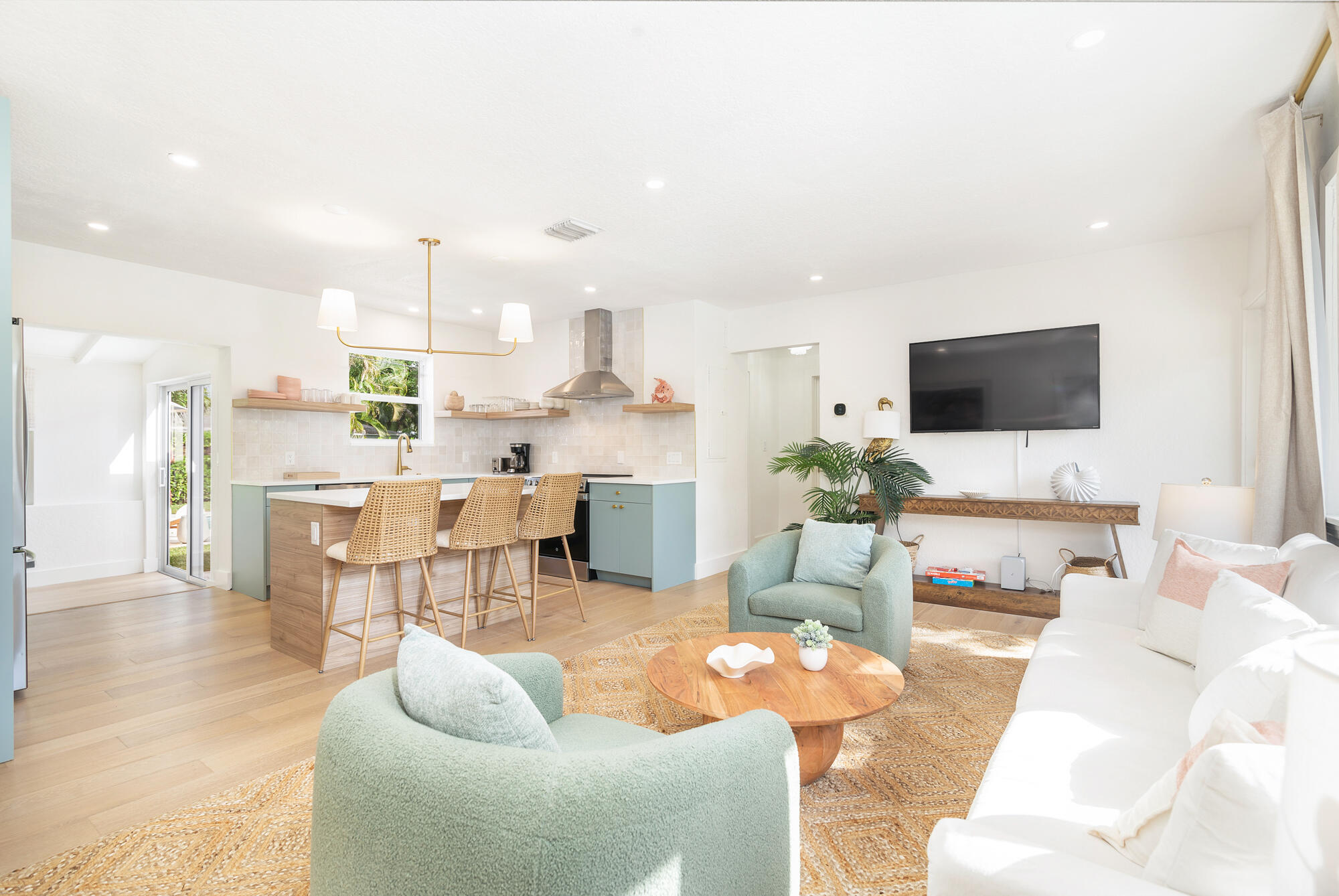 353 Gregory Road West Palm Beach, FL 33405 - Photo 7 of 36 low-11