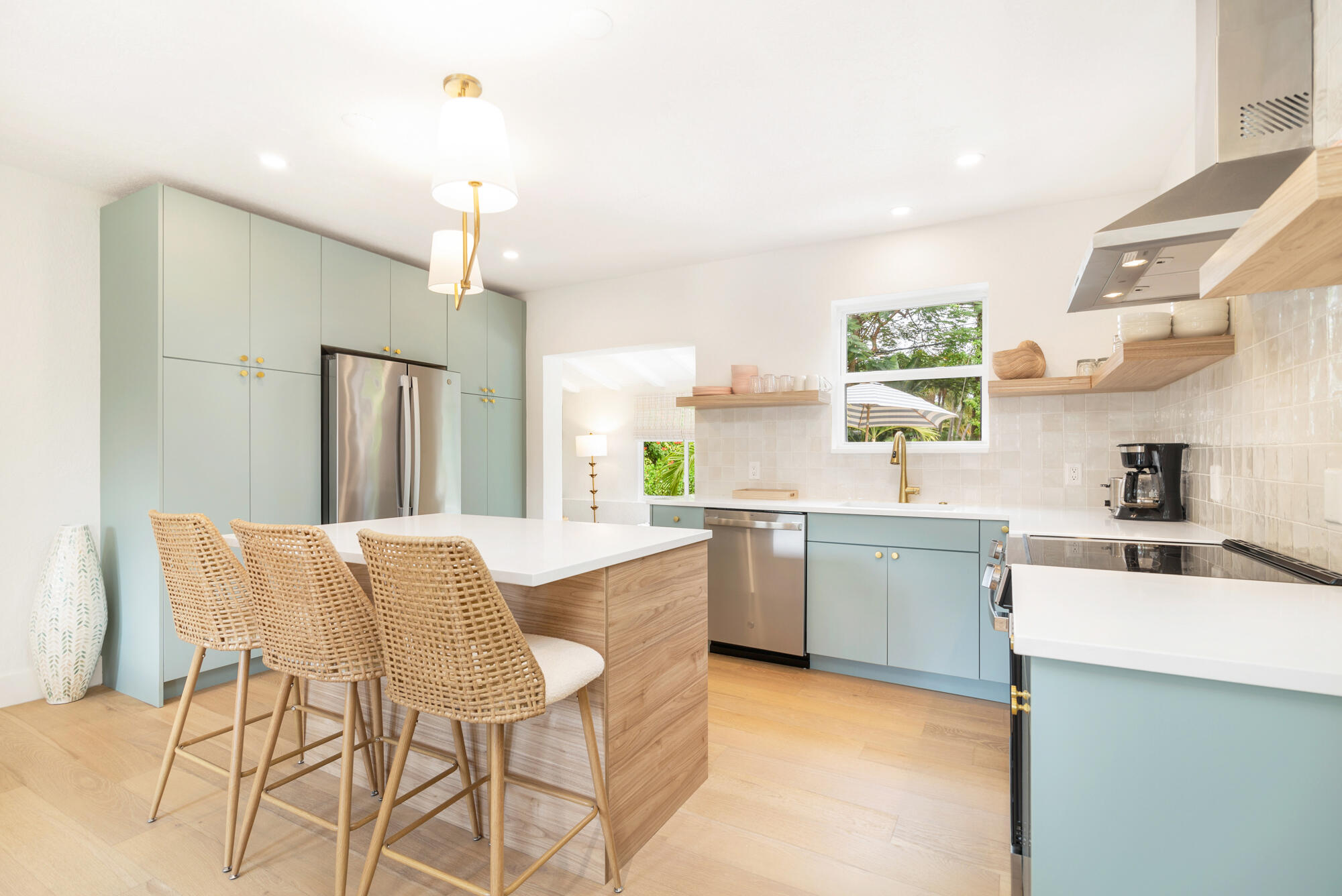 353 Gregory Road West Palm Beach, FL 33405 - Photo 9 of 36 low-13