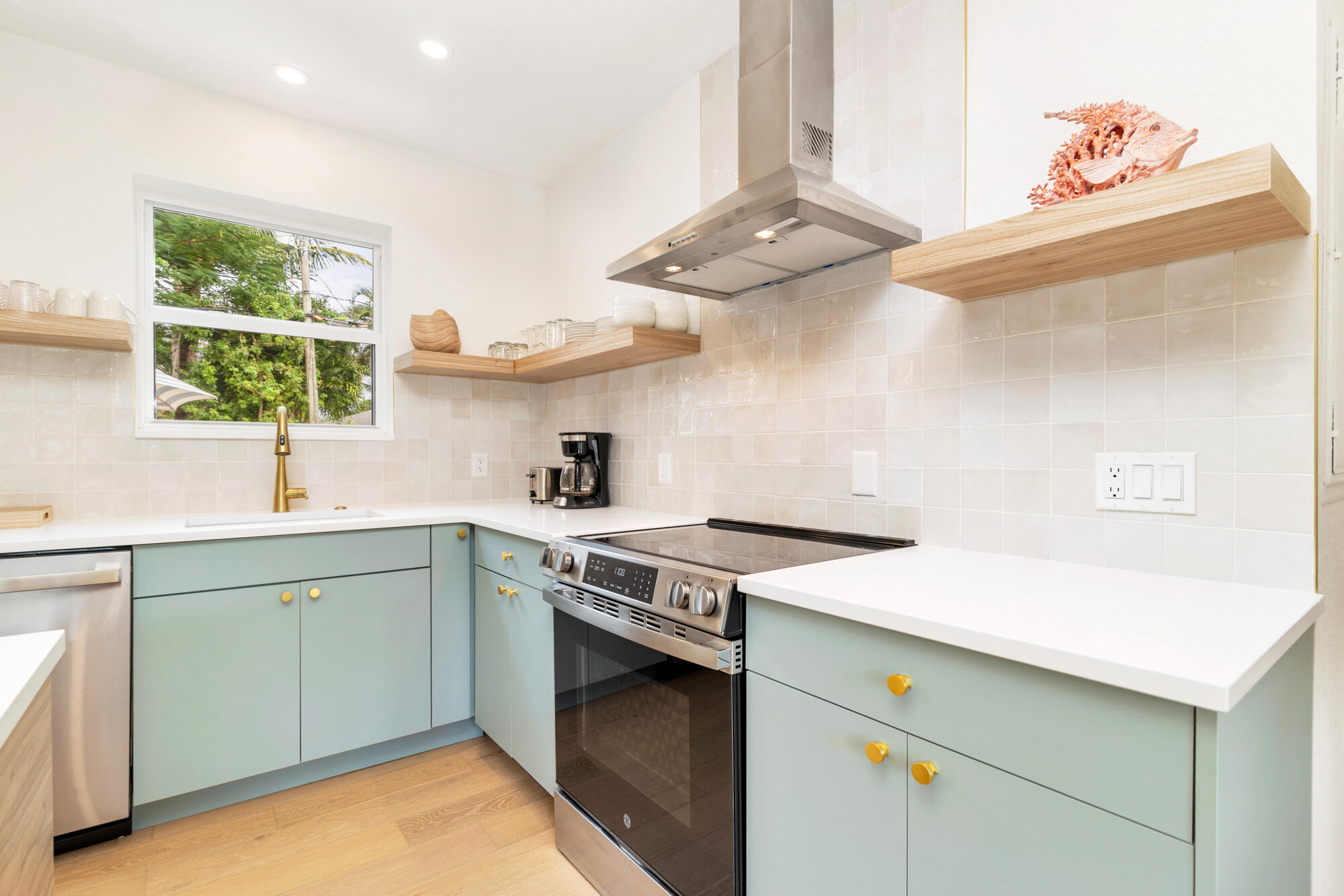 353 Gregory Road West Palm Beach, FL 33405 - Photo 10 of 36 low-14