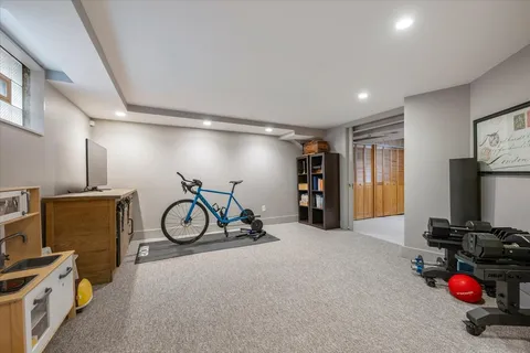 $695,000 | 1477 Oakwood Avenue, Highland Park, IL 60035