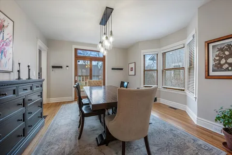 $695,000 | 1477 Oakwood Avenue, Highland Park, IL 60035