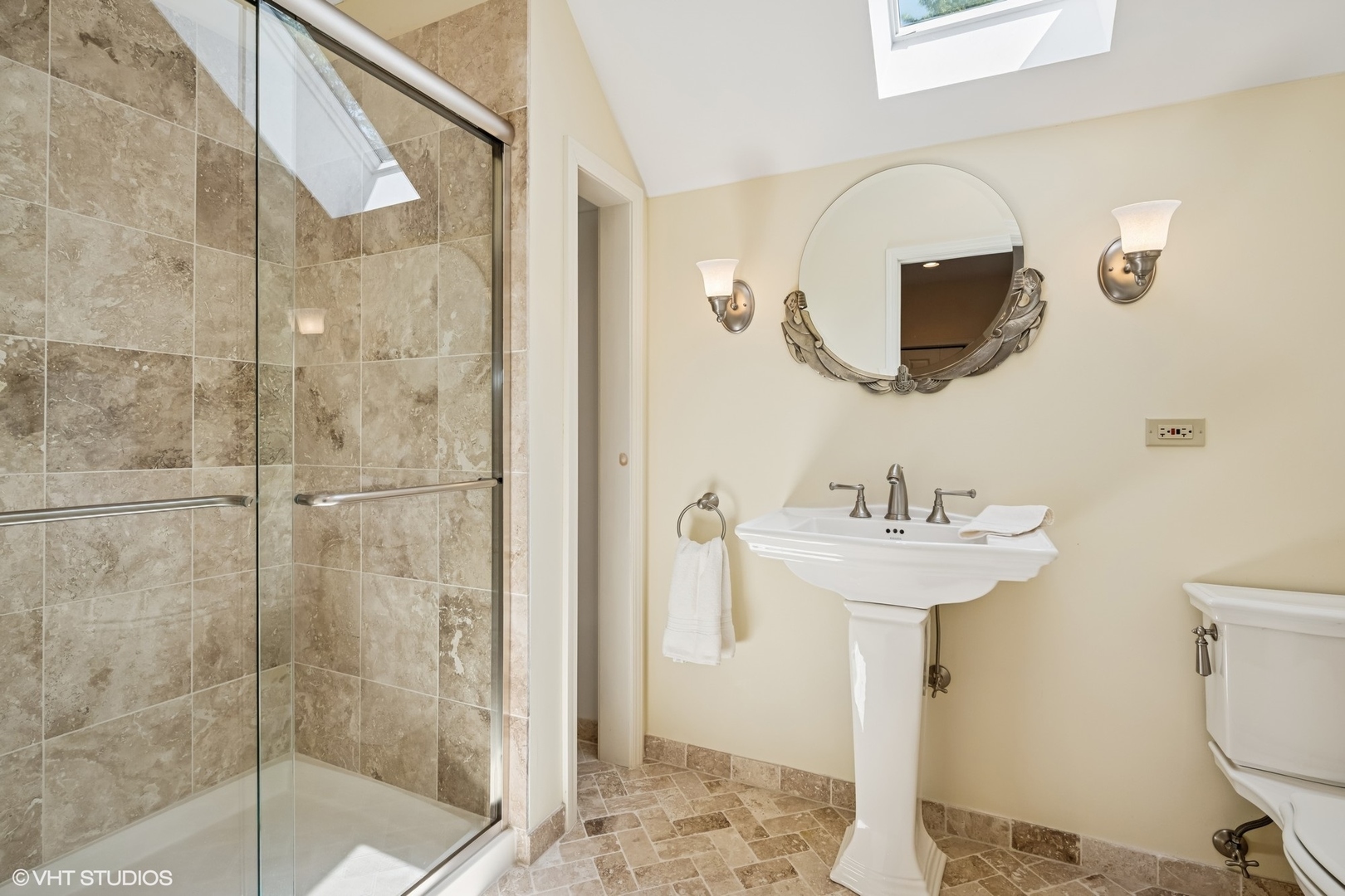 85 Ela Road Inverness, IL 60067 - Photo 34 of 89 a bathroom with a sink toilet and a mirror