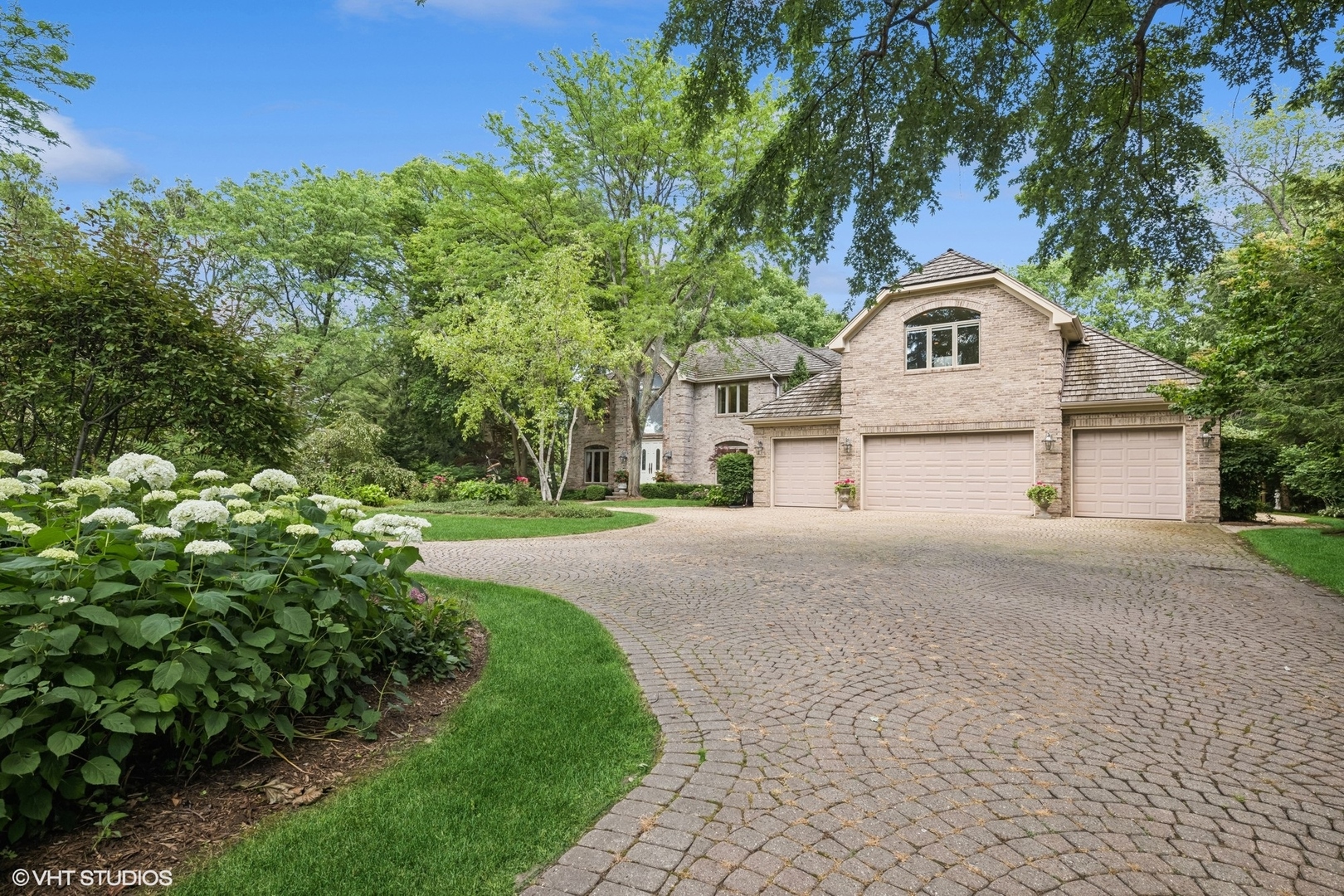 85 Ela Road Inverness, IL 60067 - Photo 84 of 89 a front view of a house with a yard