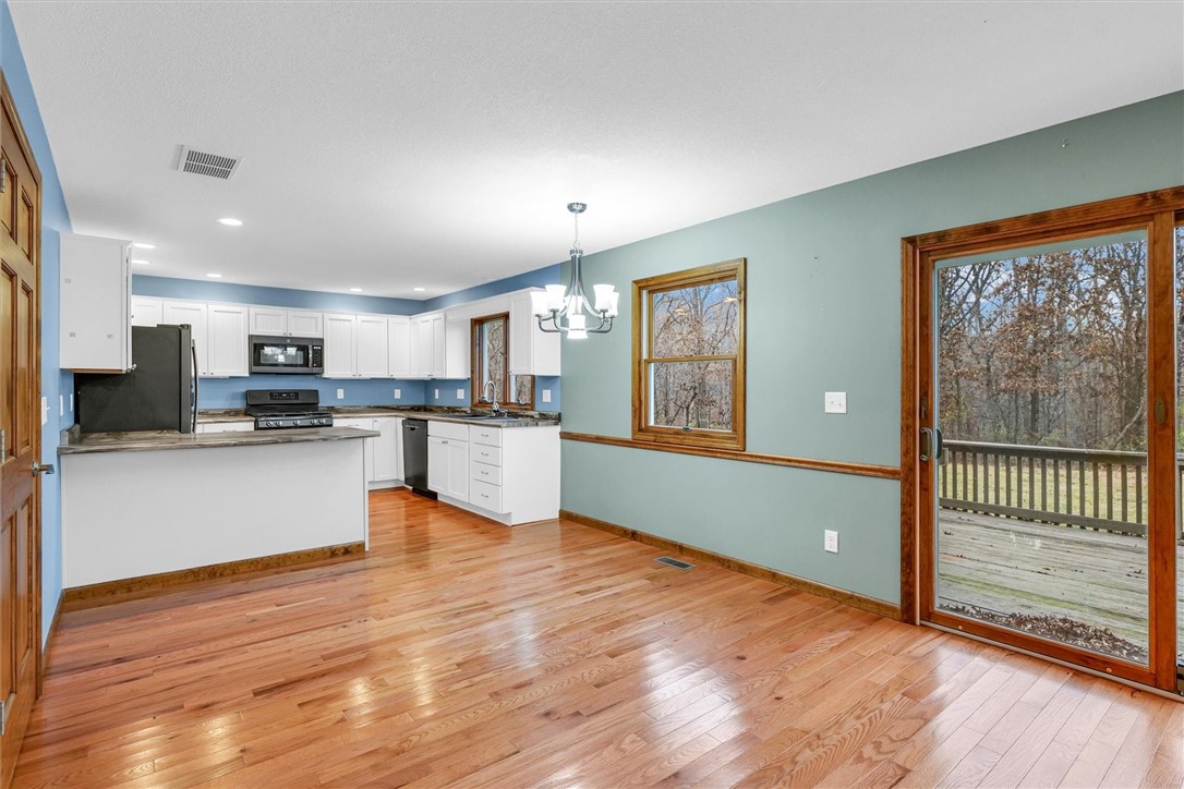 6 Grandview Heights Findlay, IL 62534 - Photo 9 of 36