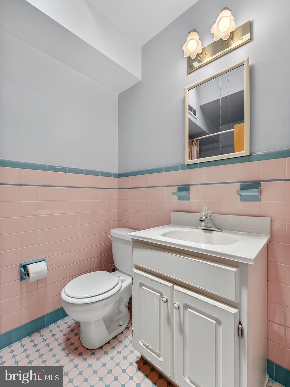 7559 Brookhaven Road Philadelphia, PA 19151 - Photo 23 of 25 Hall Bathroom