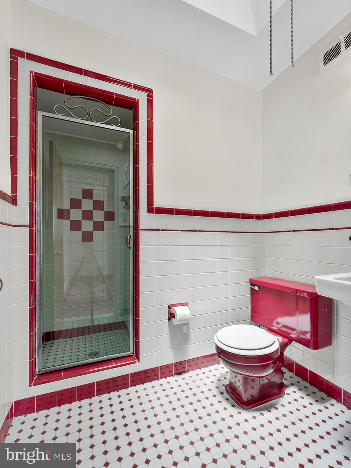 7559 Brookhaven Road Philadelphia, PA 19151 - Photo 24 of 25 Primary Shower