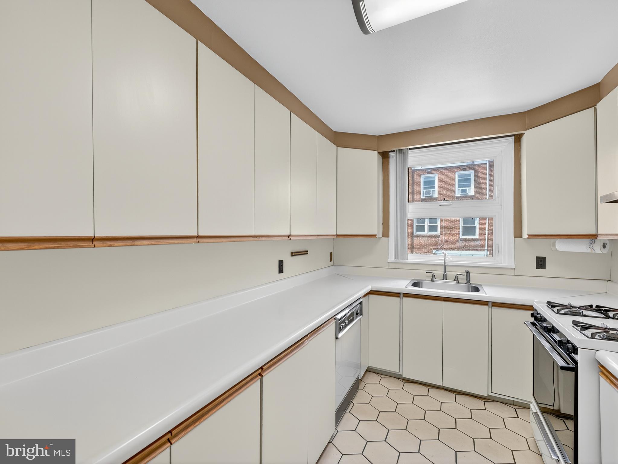 7559 Brookhaven Road Philadelphia, PA 19151 - Photo 6 of 25 Kitchen