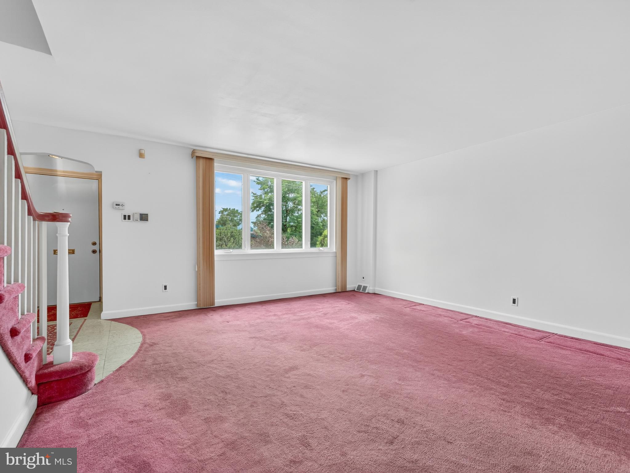 7559 Brookhaven Road Philadelphia, PA 19151 - Photo 7 of 25 Living Room