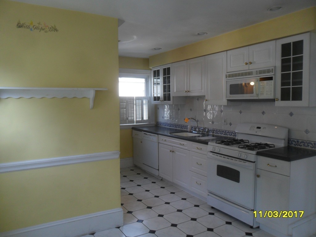 29 Radcliffe Road Somerville, MA 02145 - Photo 4 of 24 Gallery Image 4
