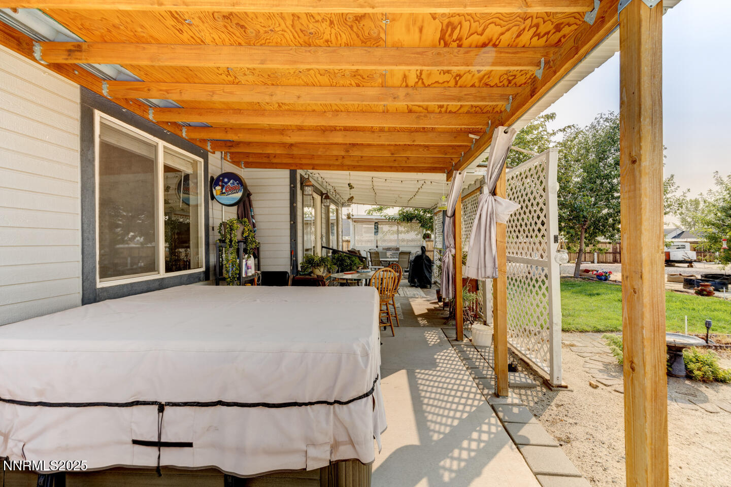 5655 Dillon Drive Fallon, NV 89406 - Photo 22 of 25 a view of balcony with couch