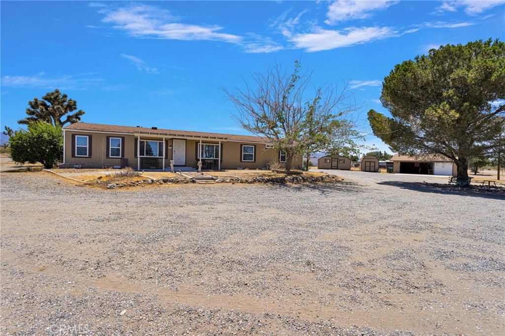 3183 Mcmillen Road Phelan, CA 92371 - Photo 22 of 64