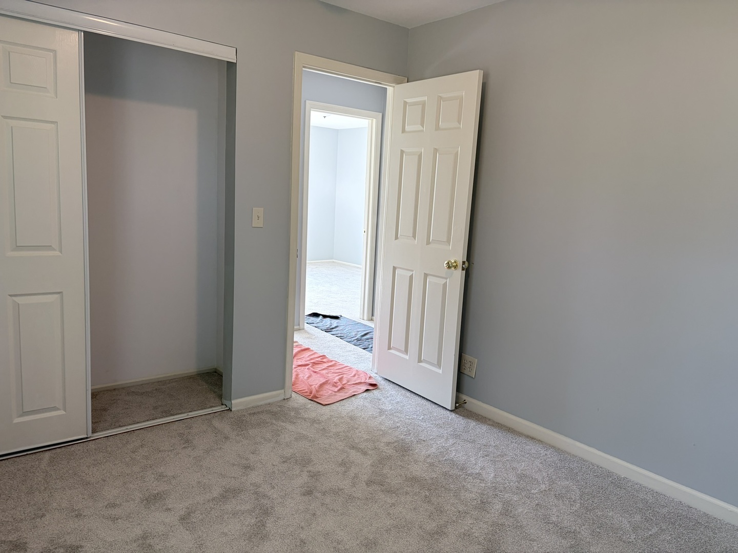97 North Walnut Lane Schaumburg, IL 60107 - Photo 27 of 34 an entryway with room window and hardwood floor