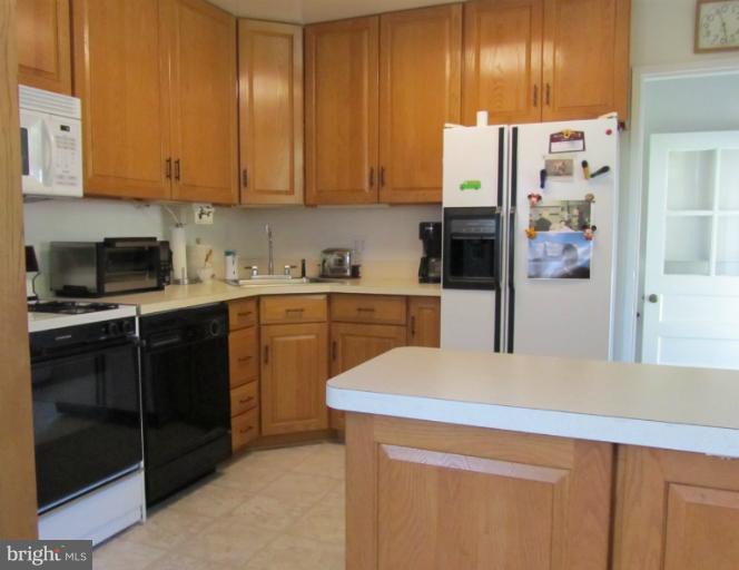 919 Gabel Street Silver Spring, MD 20901 - Photo 4 of 17 Kitchen