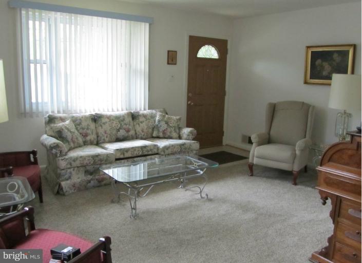 919 Gabel Street Silver Spring, MD 20901 - Photo 5 of 17 Living Room