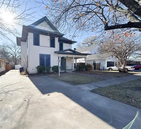 $2,500 | 405 East Denton Street, Ennis, TX 75119
