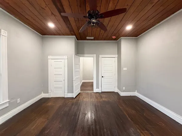$2,500 | 405 East Denton Street, Ennis, TX 75119