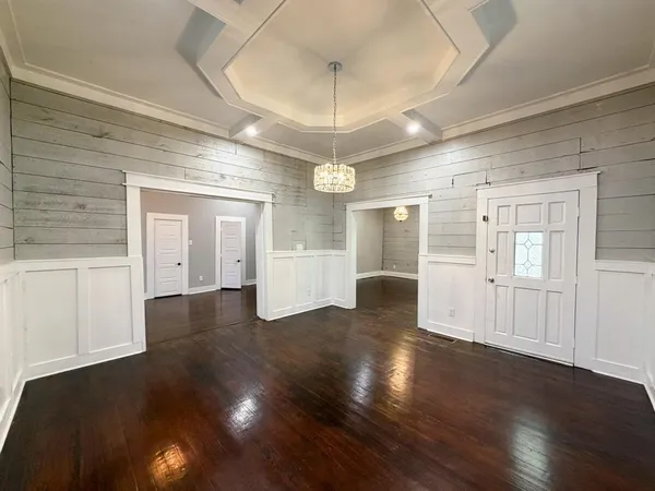 $2,500 | 405 East Denton Street, Ennis, TX 75119