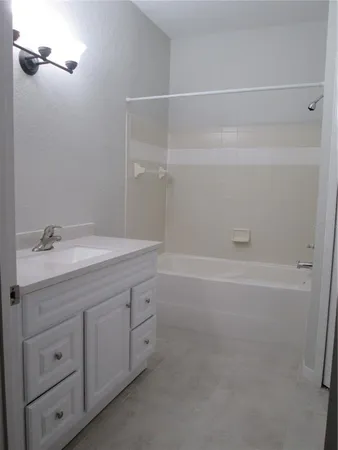 $1,650 | 5957 Westgate Drive, Unit 1912, Orlando, FL 32835