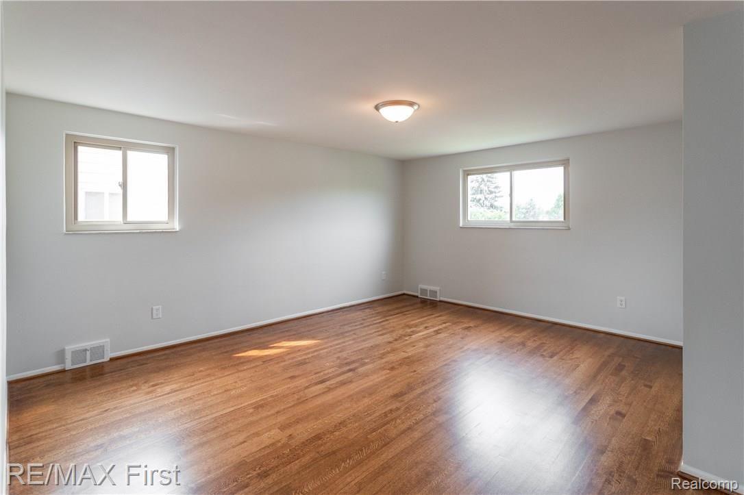 676 Canterbury Road Grosse Pointe, MI 48236 - Photo 23 of 34 A53I9782 (1).jpg
