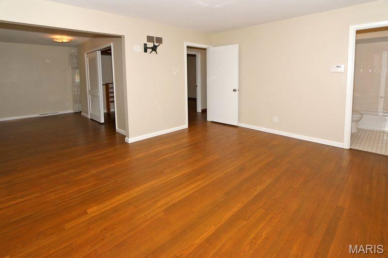 111 Green Acres Road St. Louis, MO 63137 - Photo 12 of 34