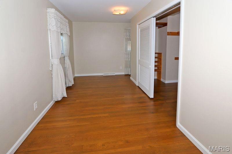 111 Green Acres Road St. Louis, MO 63137 - Photo 13 of 34