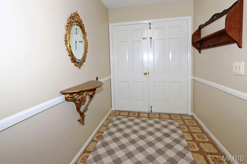111 Green Acres Road St. Louis, MO 63137 - Photo 2 of 34