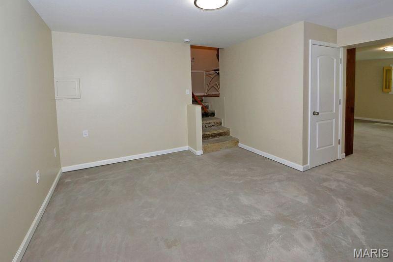111 Green Acres Road St. Louis, MO 63137 - Photo 23 of 34