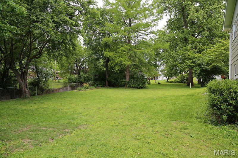 111 Green Acres Road St. Louis, MO 63137 - Photo 29 of 34