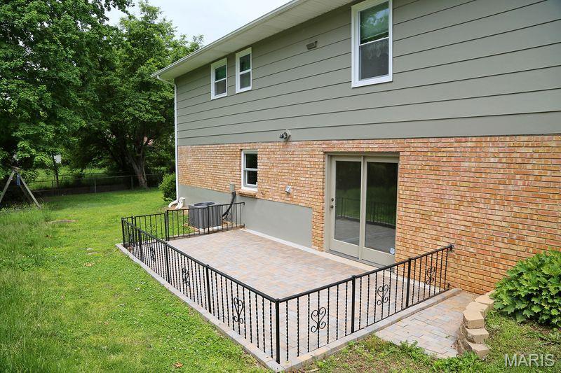 111 Green Acres Road St. Louis, MO 63137 - Photo 30 of 34