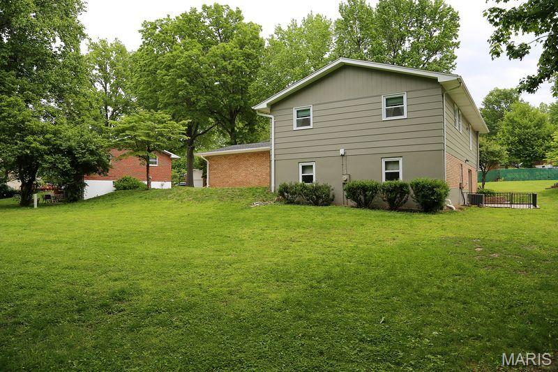 111 Green Acres Road St. Louis, MO 63137 - Photo 33 of 34