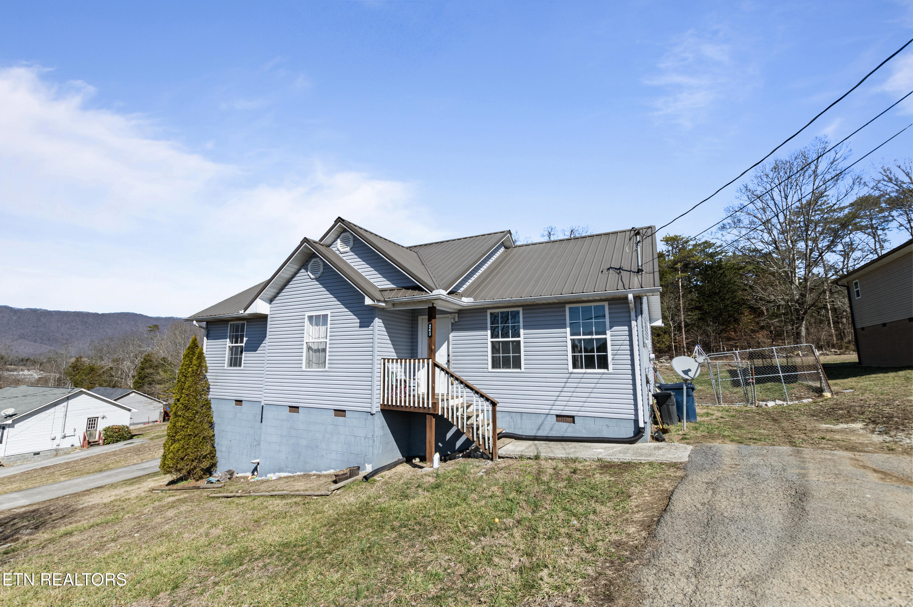 243 Sandy Hill Road La Follette, TN 37766 - Photo 3 of 28 12-DSC_3874