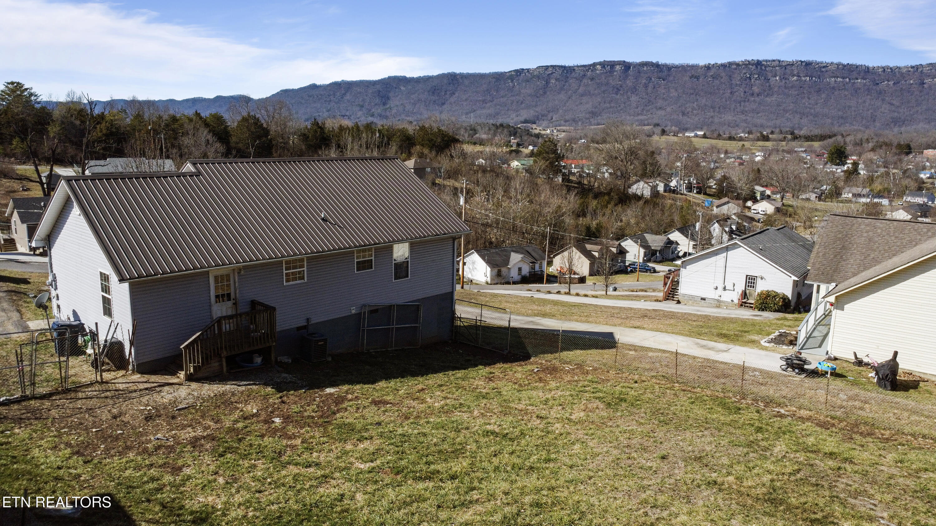 243 Sandy Hill Road La Follette, TN 37766 - Photo 8 of 28 15-DJI_0018