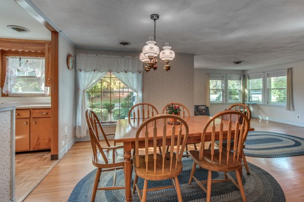 25 Bussell Road Medford, MA 02155 - Photo 11 of 30 Gallery Image 11
