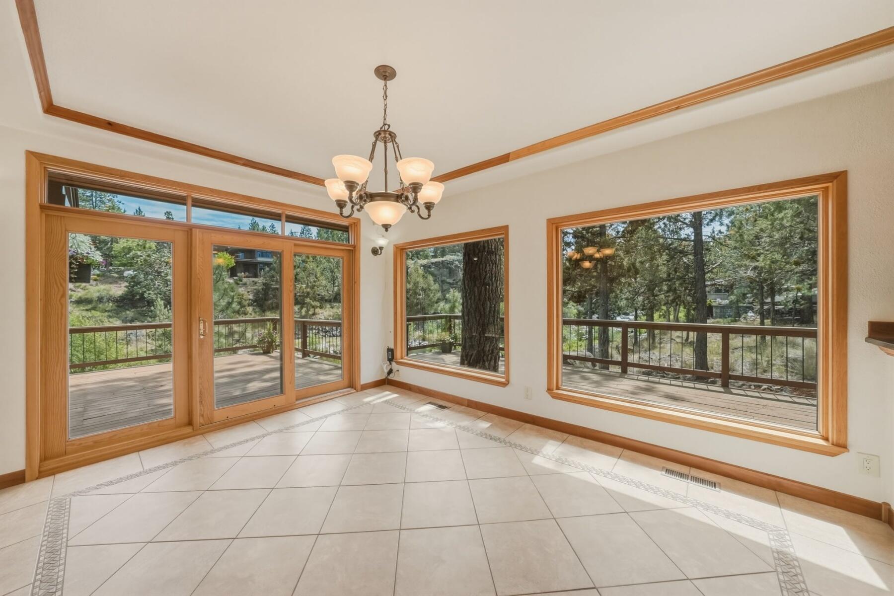 637 Northwest Silver Buckle Road Bend, OR 97703 - Photo 11 of 68 a view of an empty room with a window