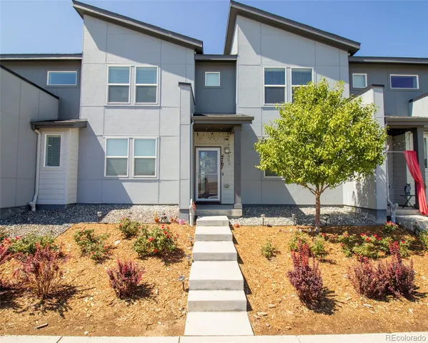 $2,195 | 4767 Memphis Street, Denver, CO 80239