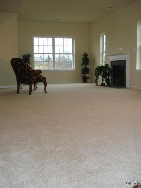 2238 Rising Hill Road Whitehall, PA 18052 - Photo 4 of 11 Gallery Image 4