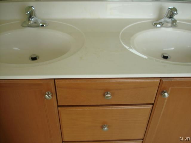 2238 Rising Hill Road Whitehall, PA 18052 - Photo 10 of 11 Gallery Image 10
