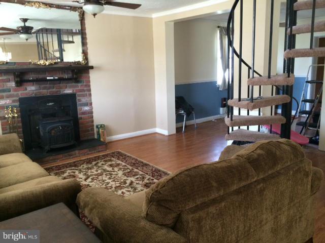 257 Trappe Road Baltimore, MD 21222 - Photo 6 of 19 Living Room