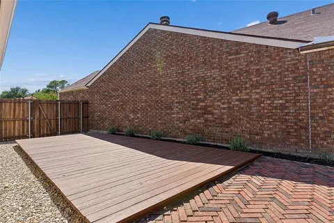 $309,900 | 213 Teakwood Lane, Lewisville, TX 75067