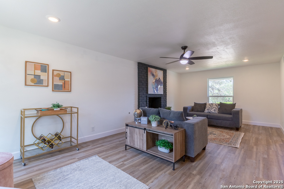 15611 Heimer Road San Antonio, TX 78232 - Photo 10 of 32