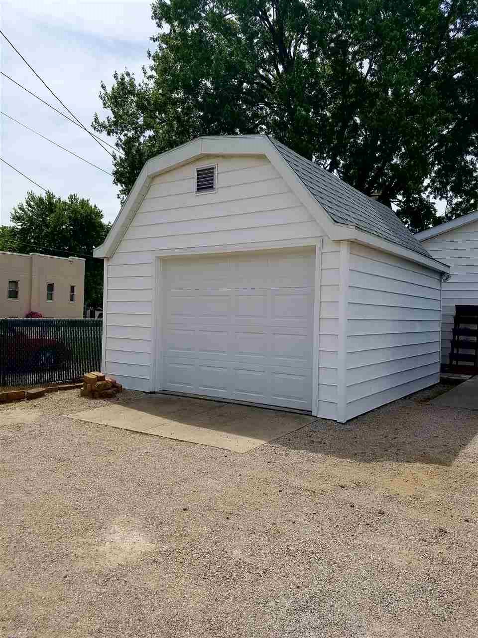 1116 Nuttman Avenue Decatur, IN 46733 - Photo 6 of 21