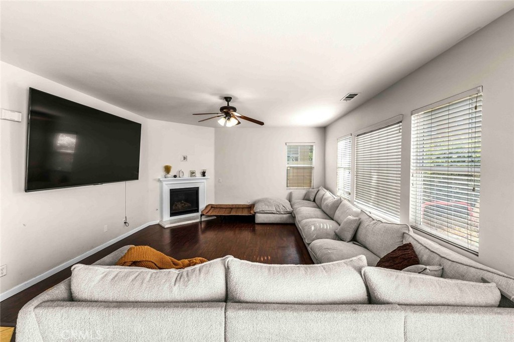 1109 North Yucca Avenue Rialto, CA 92376 - Photo 13 of 39