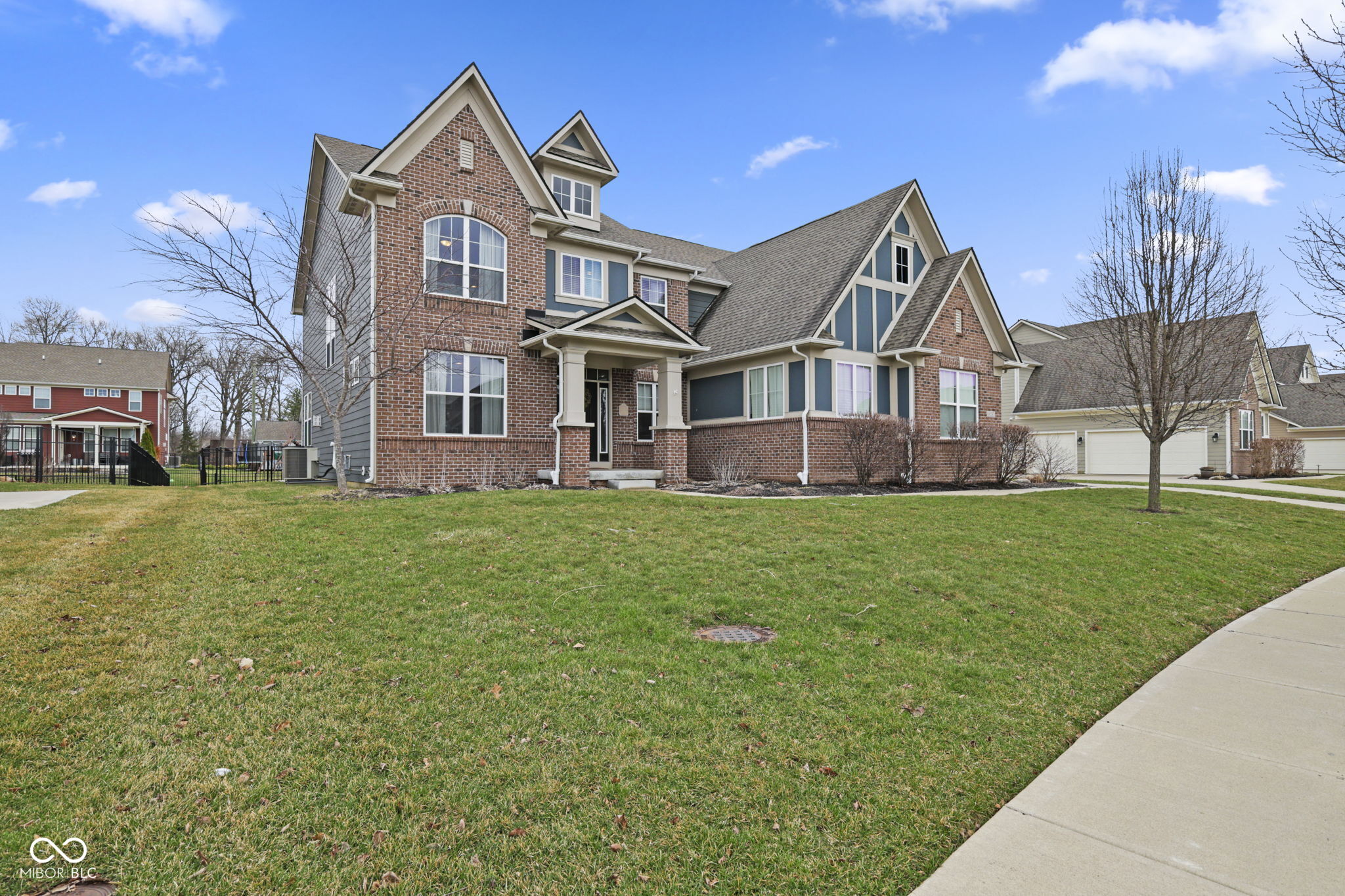 10283 Sinndar Lane Fishers, IN 46040 - Photo 3 of 52