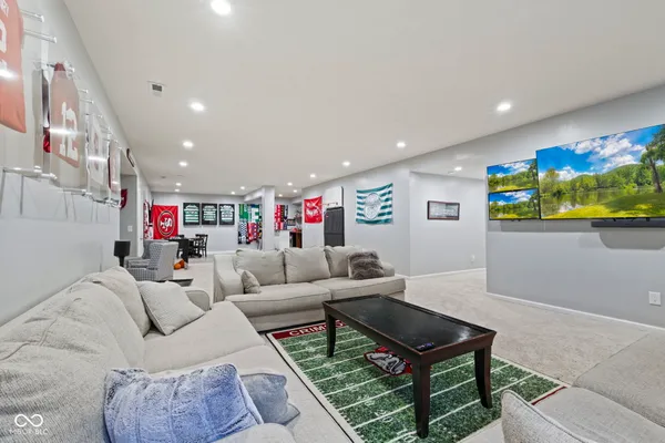 $689,375 | 10283 Sinndar Lane, Fishers, IN 46040