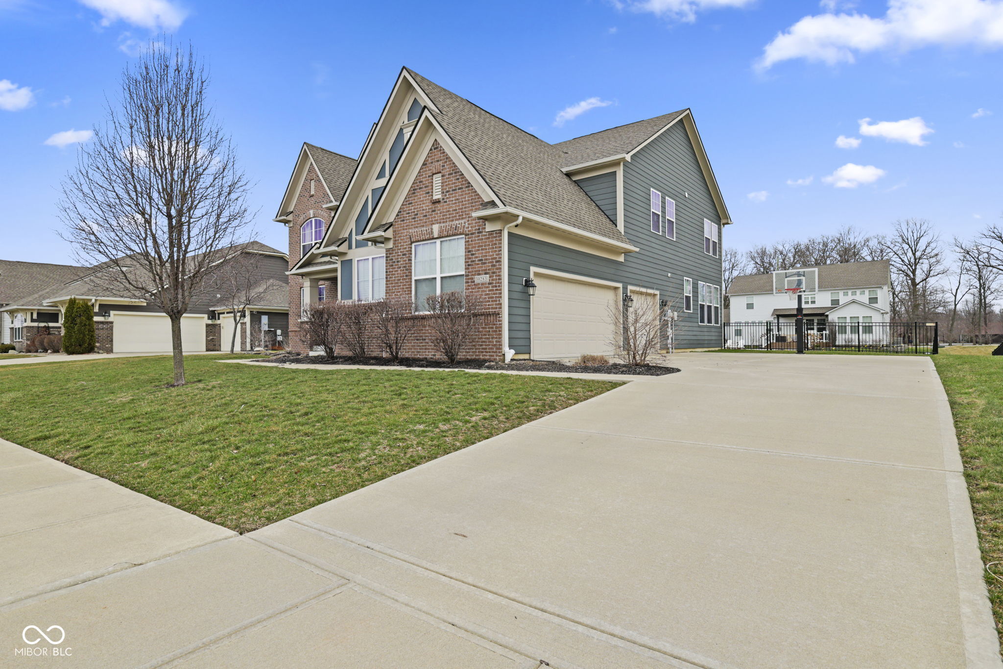 10283 Sinndar Lane Fishers, IN 46040 - Photo 4 of 52
