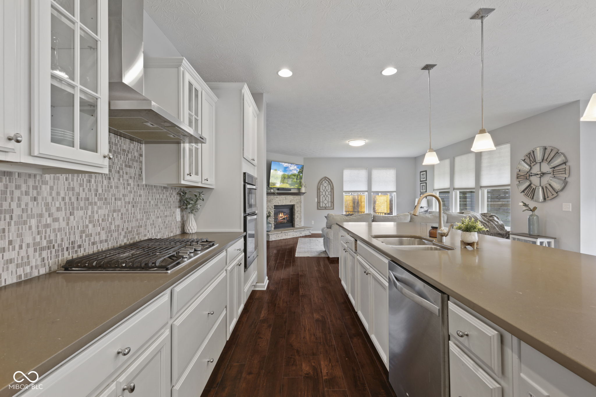 10283 Sinndar Lane Fishers, IN 46040 - Photo 9 of 52