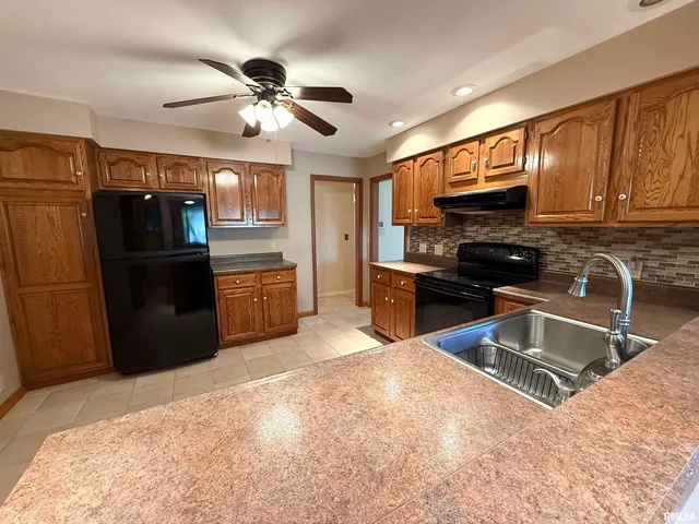 $169,900 | 212 South 12th Street, Herrin, IL 62948